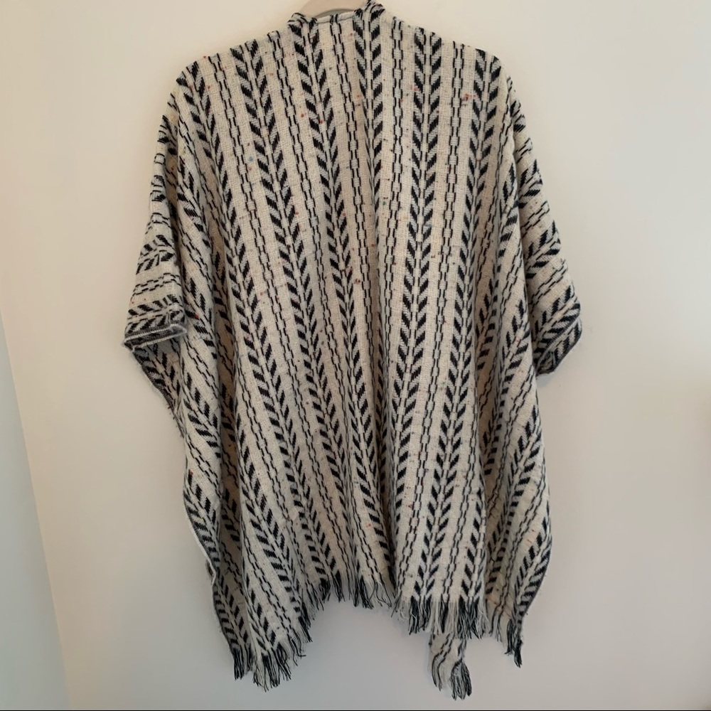 Mudd lightweight kimono white blackfringe - Picture 8 of 9